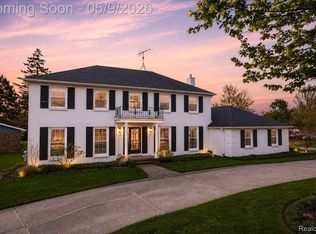 36368 Old Homestead Dr, Farmington Hills, MI 48335
