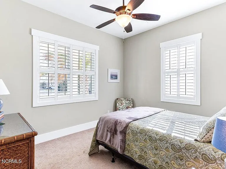 1912 Fernwood Way — Photo 13