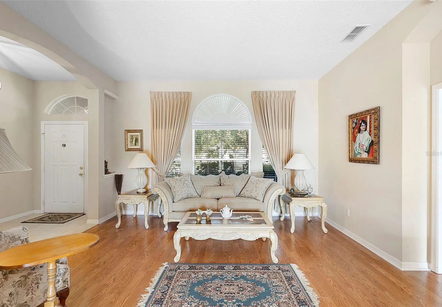 4 bed, 2171 sqft, $2,400 — Photo 4