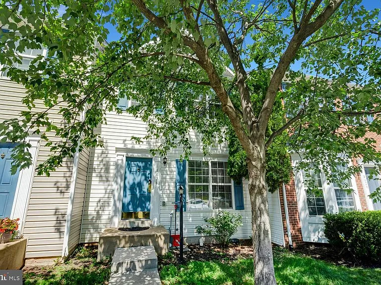8628 Ellesmere Way — Photo 1