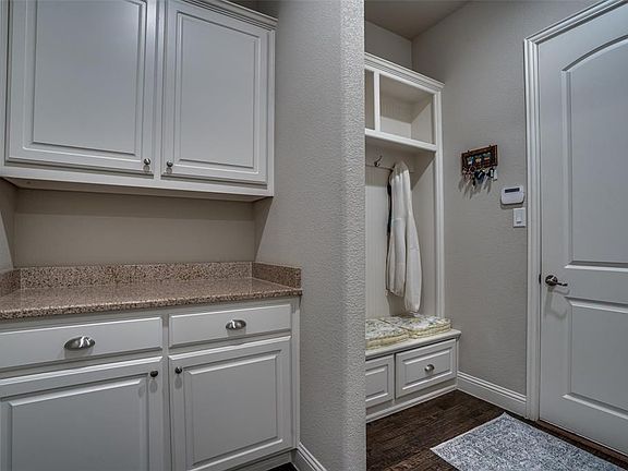 5th image of 1320 Grassland Dr