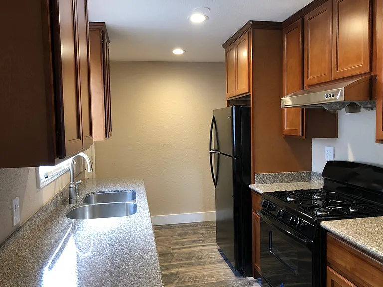 149 Rounds St — Photo 6