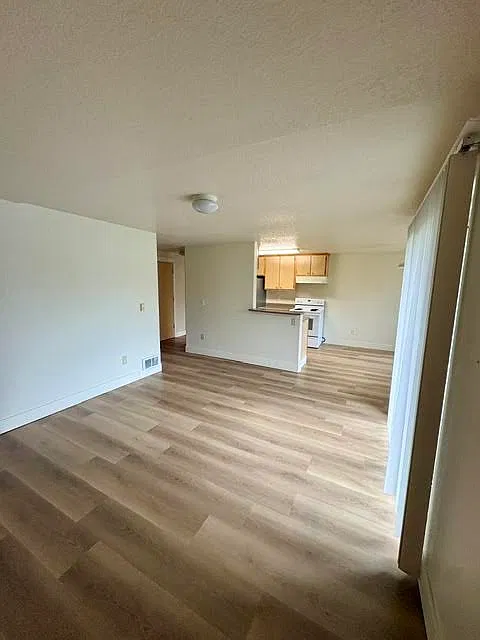 Evergreen Place Apartments — Photo 4