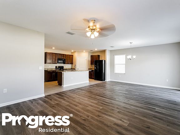 3rd image of 9818 Warm Stone St