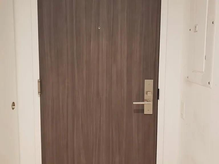 185 Roehampton Ave #911 — Photo 6