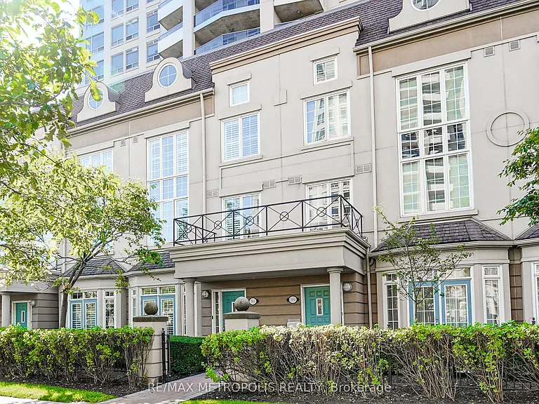 3 Rean Dr #Townhouse 13 — Photo 1