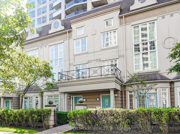 3 Rean Dr Penthouse 13, Toronto, ON M2K 3C2