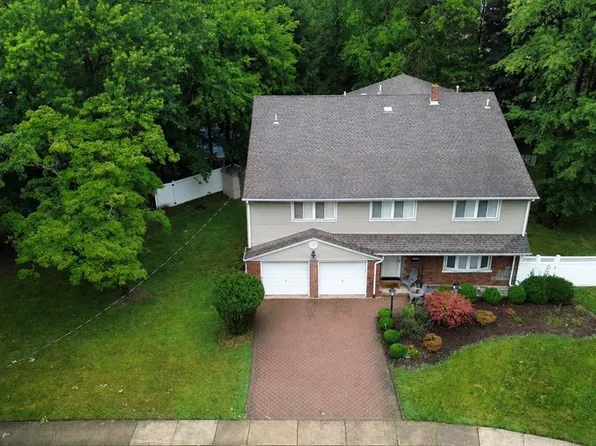 1759 Lilbet Rd, Teaneck, NJ 07666