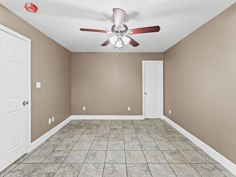 5646 Belmark St — Photo 10