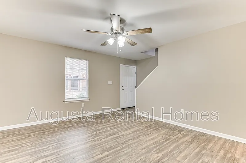 2 bed, 1.5 bath, 1005 sqft, $950 — Photo 4