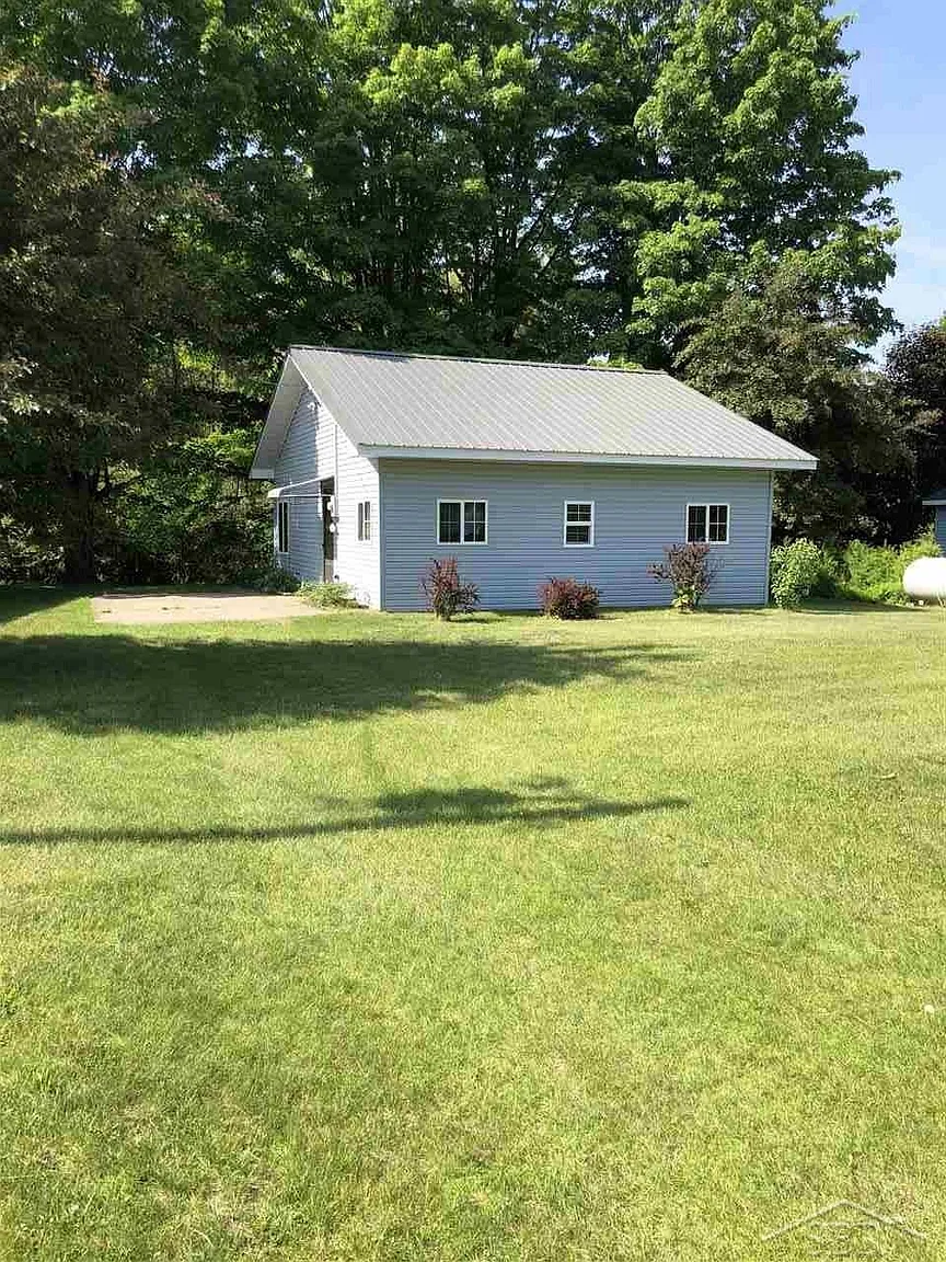 783 N Chippewa River Rd photo 1