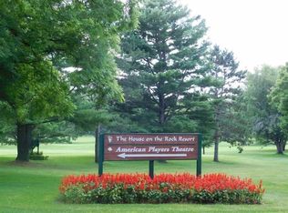 1609 S Springs Dr, Spring Green, WI 53588