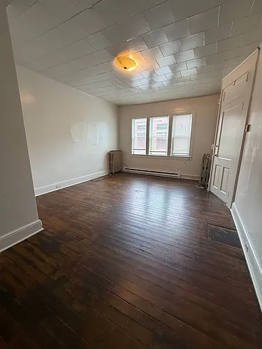 422 W King St Photo 1