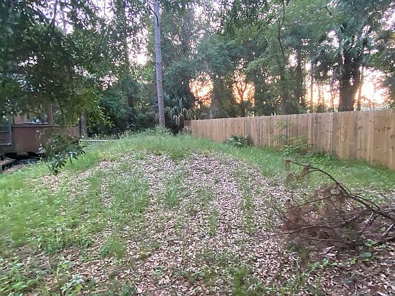 2nd image of 324 Ravenswood Dr