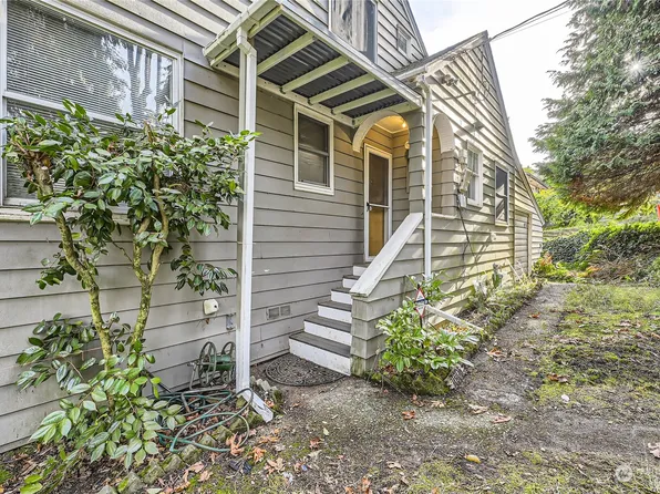 10106 16th Avenue S, Seattle, WA 98168