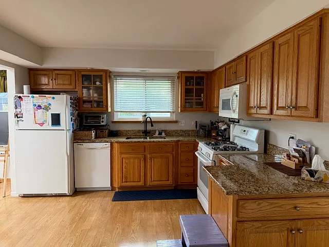 325 Bingham Cir — Photo 10