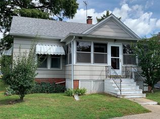 1033 Bell Pl, Hillsboro, IL 62049