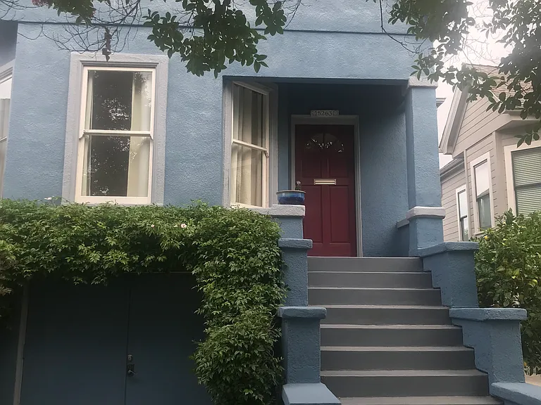 Locksley Ave — Photo 1