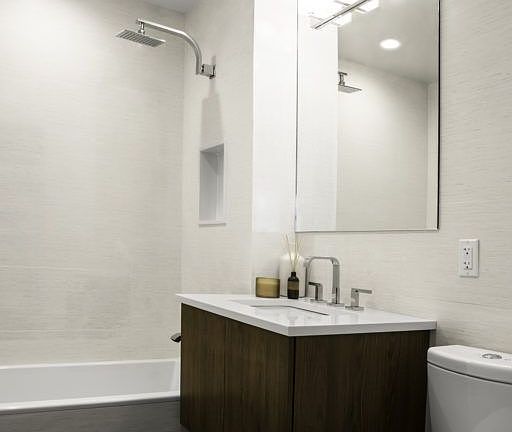 4th image of 2614 28th St #2C