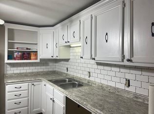 7301 N Holmes St, Gladstone, MO 64118