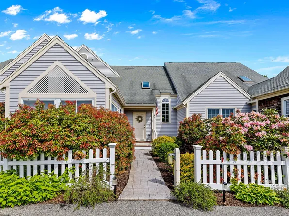 83 Blue Spruce Way, Mashpee, MA 02649