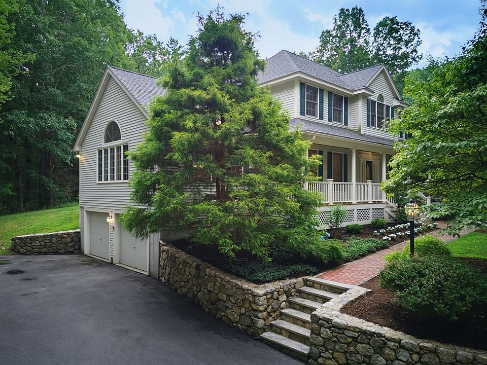 1st image of 27 Great Pond Dr