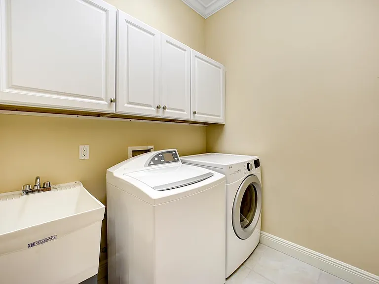4895 Esplanade St #1 — Photo 22