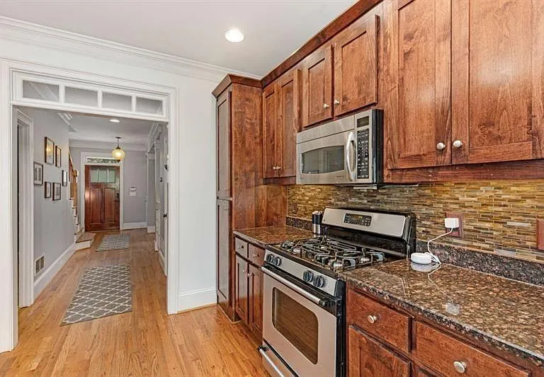 1390 Marion Walk SE — Photo 18