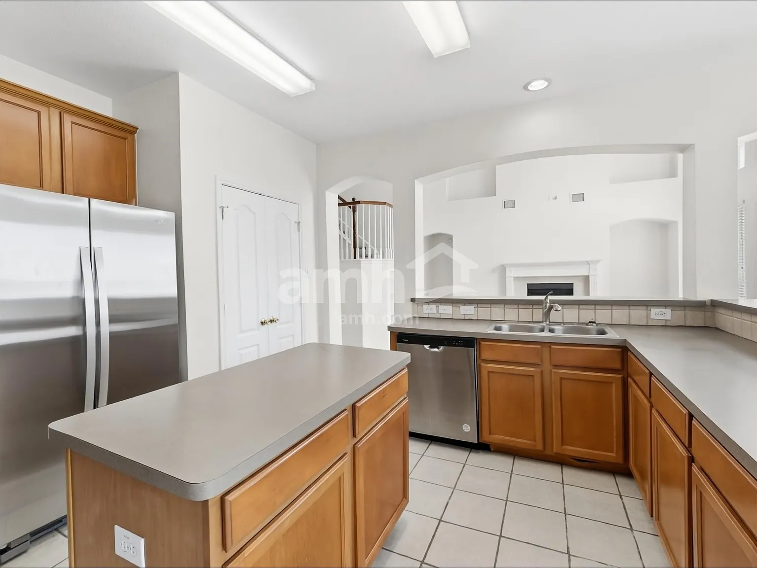 4 bed, 2.5 bath, 3207 sqft, $2,825 — Photo 4