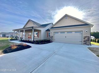 206 Rae Dr, Pikeville, NC 27863