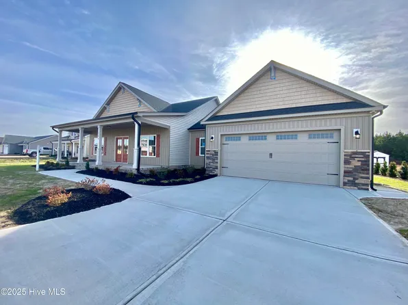 206 Rae Drive, Pikeville, NC 27863