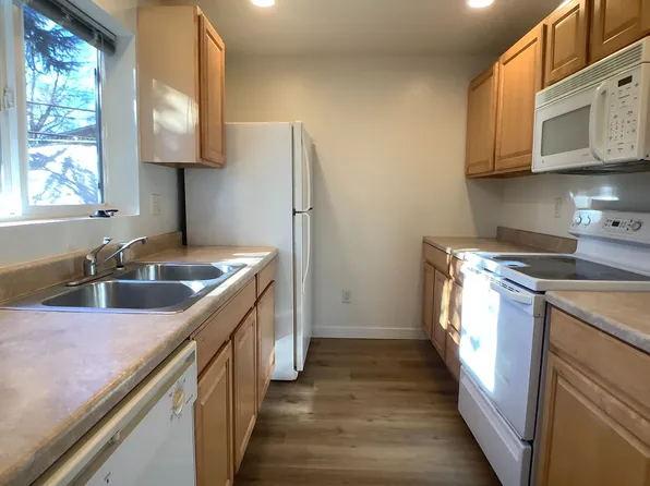 One bed/One bath cottage in East Medford | Available Now, 2672 Upper Dr, Medford, OR 97504