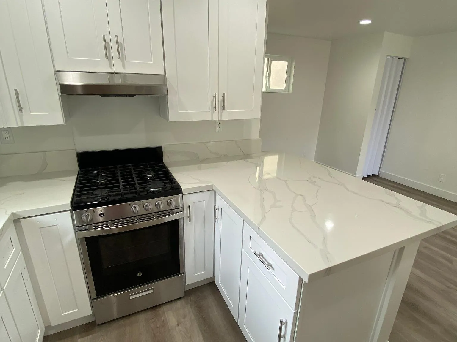 Studio, 320 sqft, $2,200 — Photo 2