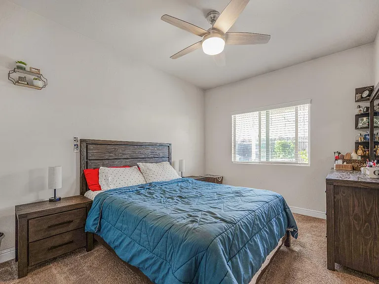5432 W Lamona Ave — Photo 16