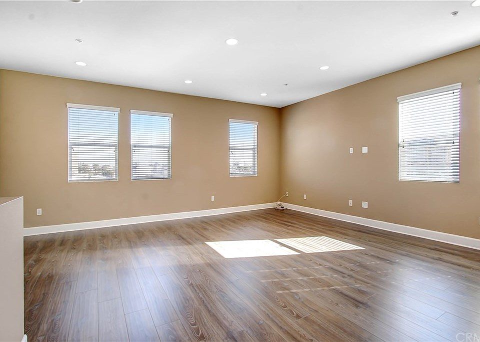 1st image of 300 E 4th St Unit 411