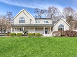 11 Mills Rd, Suffern, NY 10901