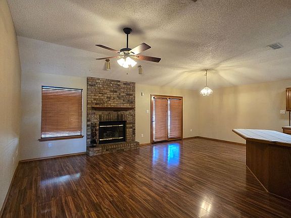 2nd image of 116 Wilmington Cir