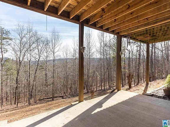 5th image of 945 Mountain View Dr