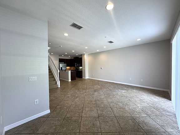 3rd image of 10324 Fallsgrove St