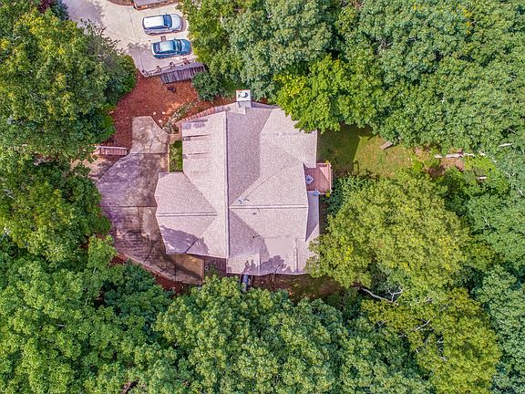4th image of 635 Fairway Dr