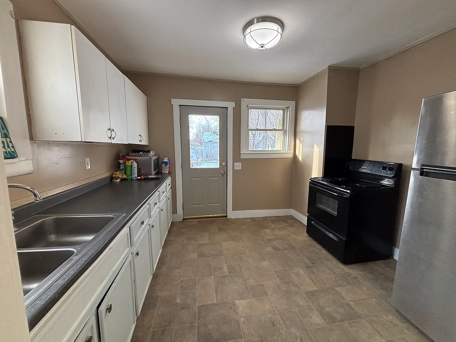 2 bed, 1000 sqft, $1,700 — Photo 3