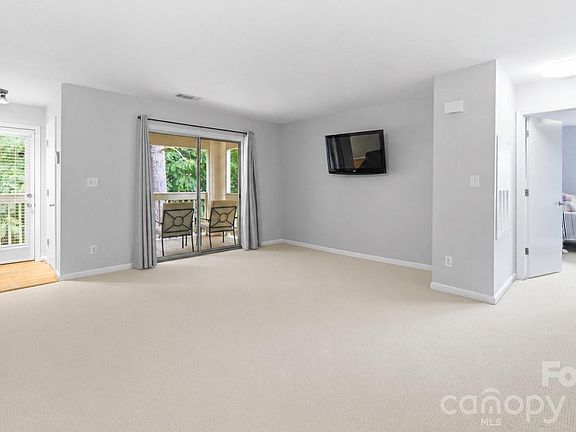 5th image of 1051 Churchill Downs Ct APT E