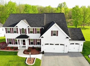 94 Millford Xing, Penfield, NY 14526