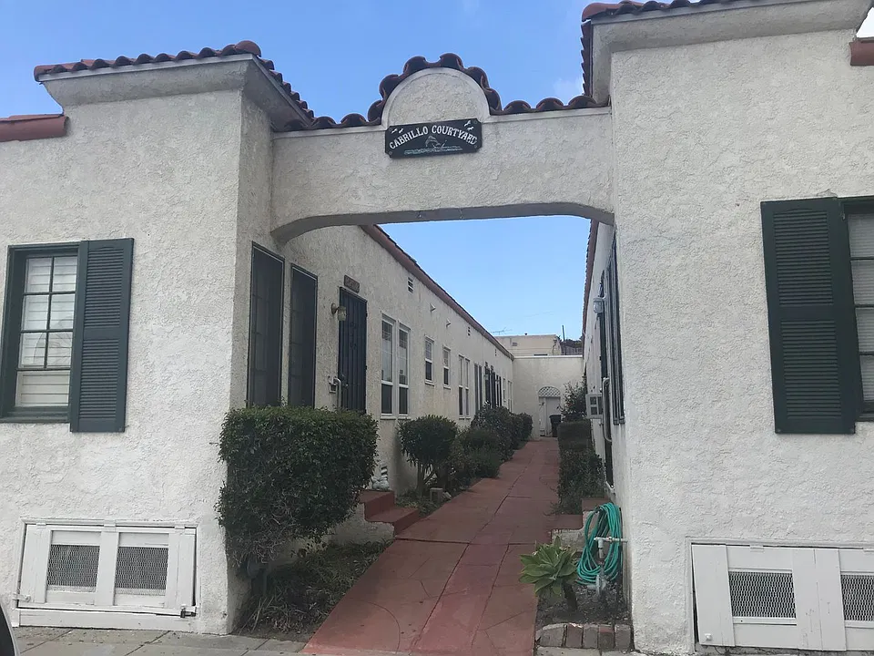1621-1625 S Cabrillo Ave