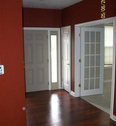 5th image of 17040 Donahue Dr