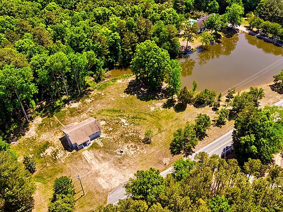 2nd image of 1133 Old Hilton Rd