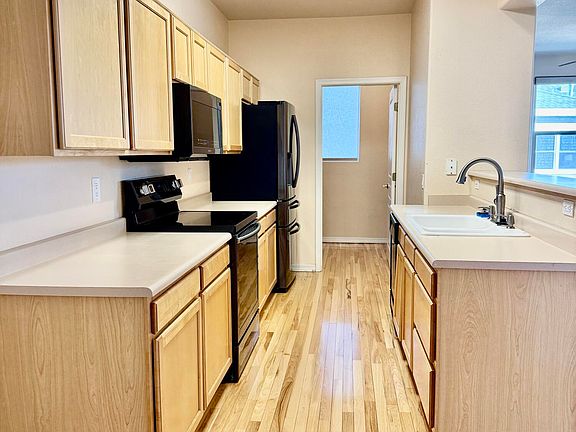 5th image of 15221 N CLUBGATE Drive #2112
