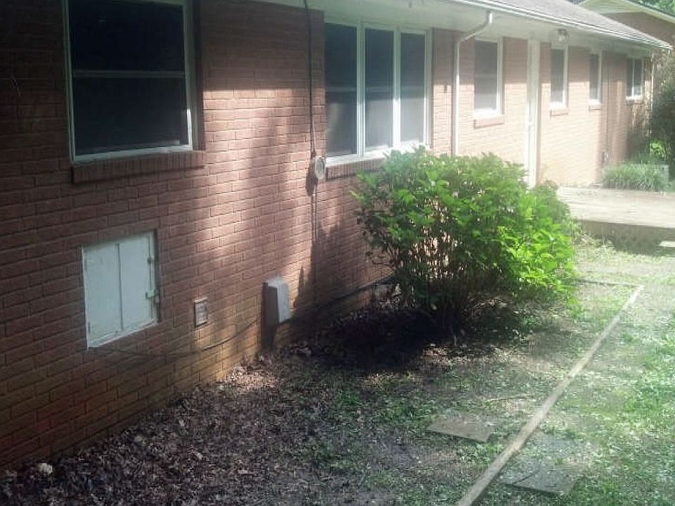 2nd image of 657 Inwood Rd