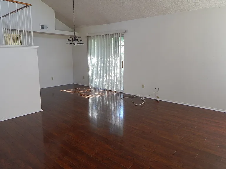20410 Mesa Oak Dr — Photo 3