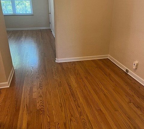 4th image of 5247-49 Pernod Ave #2